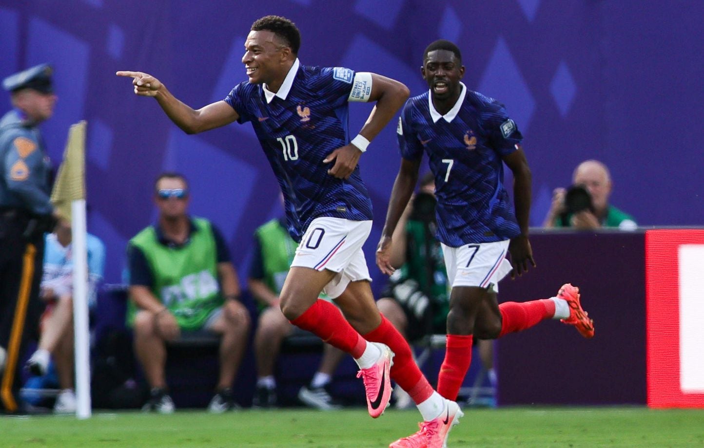France-Paraguay en direct : Koné remplace Tchouaméni