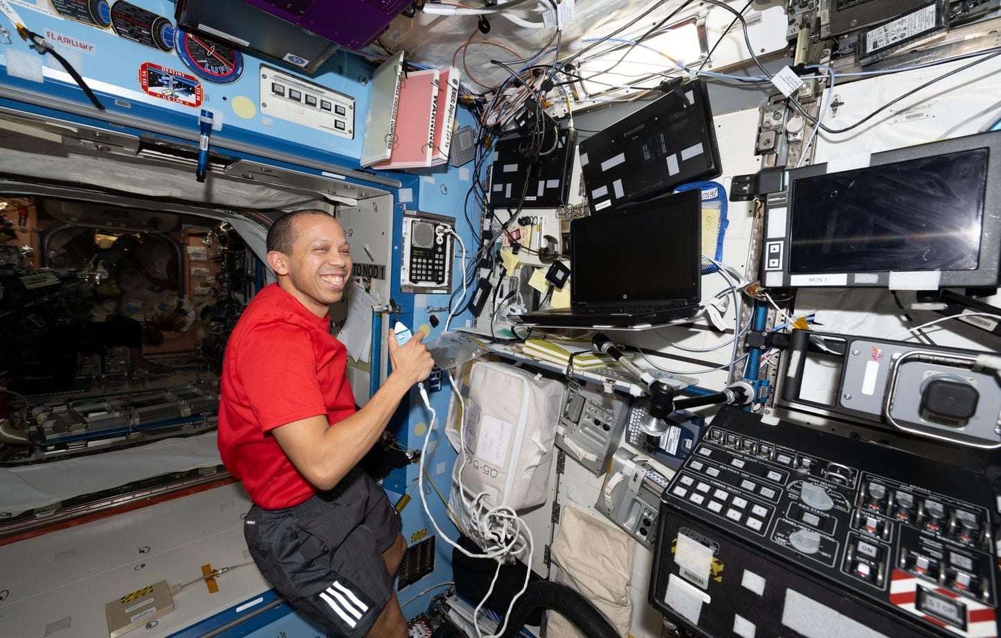 ISS : le Wi-Fi des astronautes rame-t-il vraiment ?