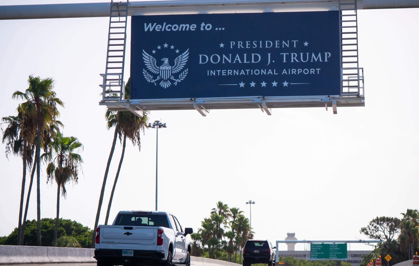Donald Trump donne son nom à l’aéroport de Palm Beach