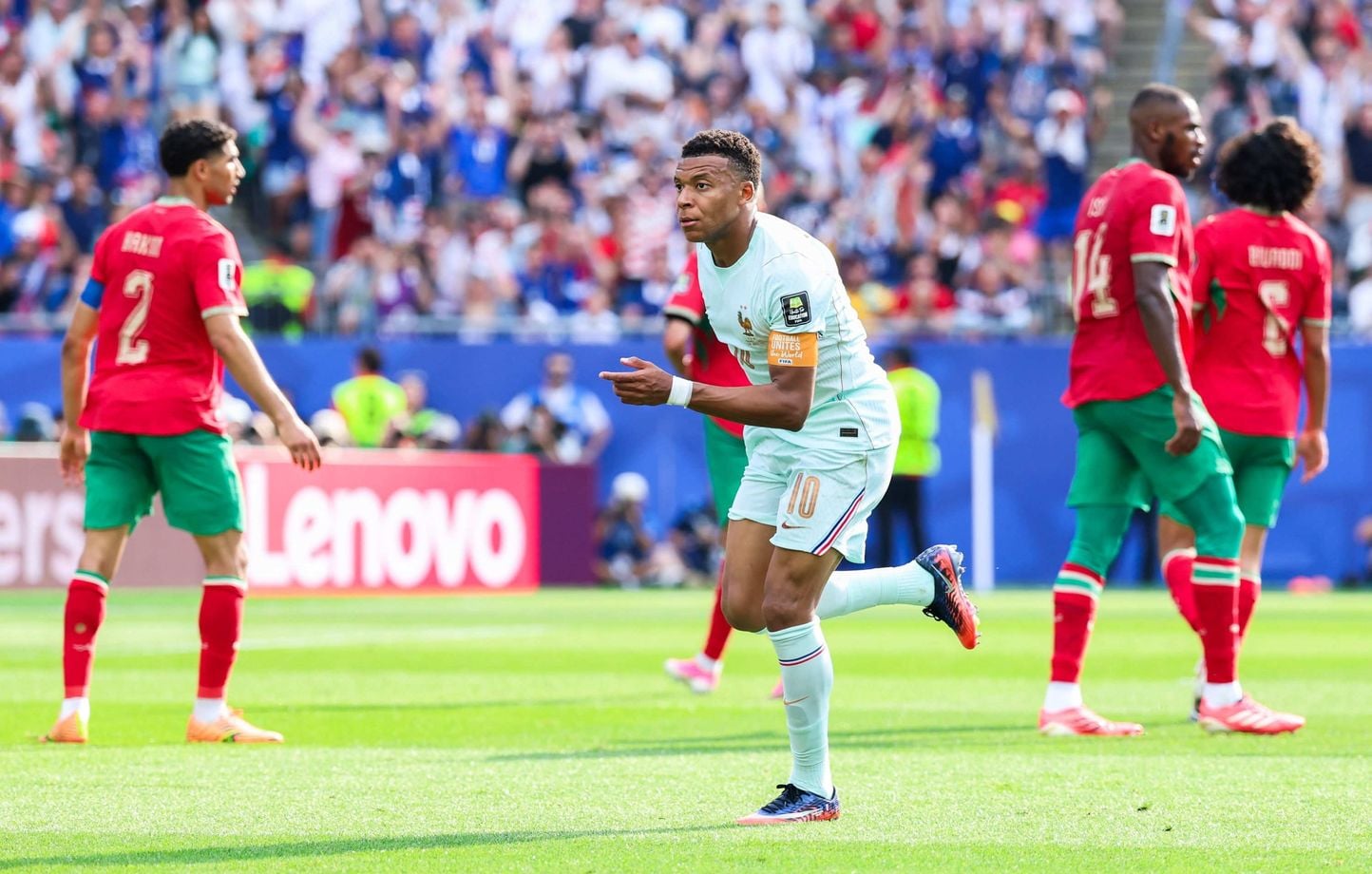 Mbappé, du penalty raté au but qui libère les Bleus