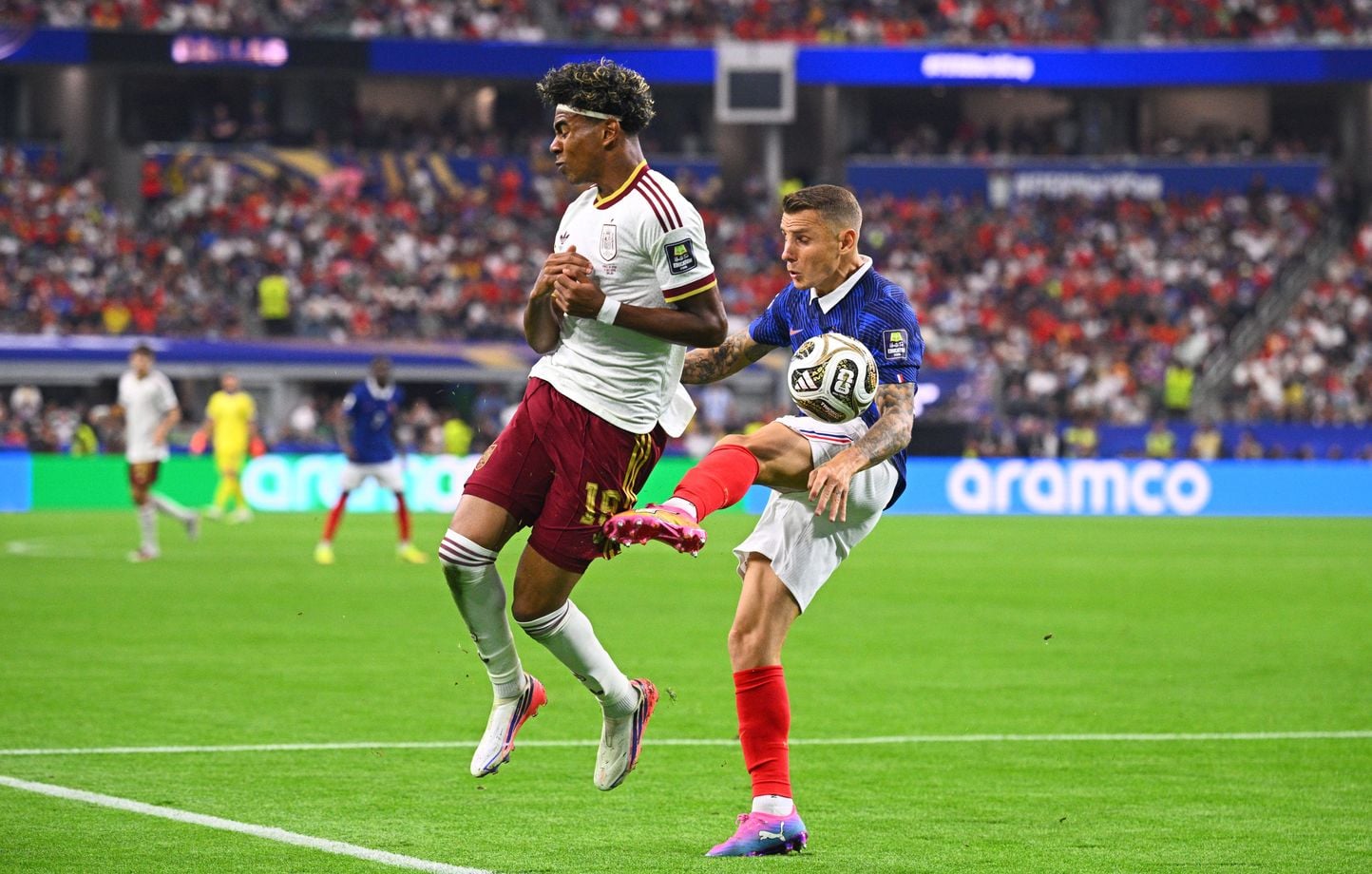 France-Espagne : Digne offre le premier but à la Roja
