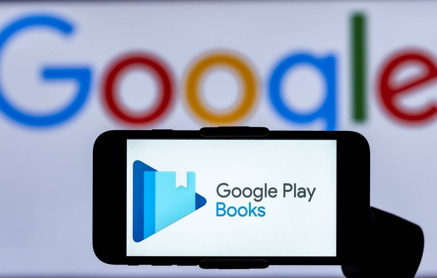Droits d’auteur : Hachette attaque Google et Gemini