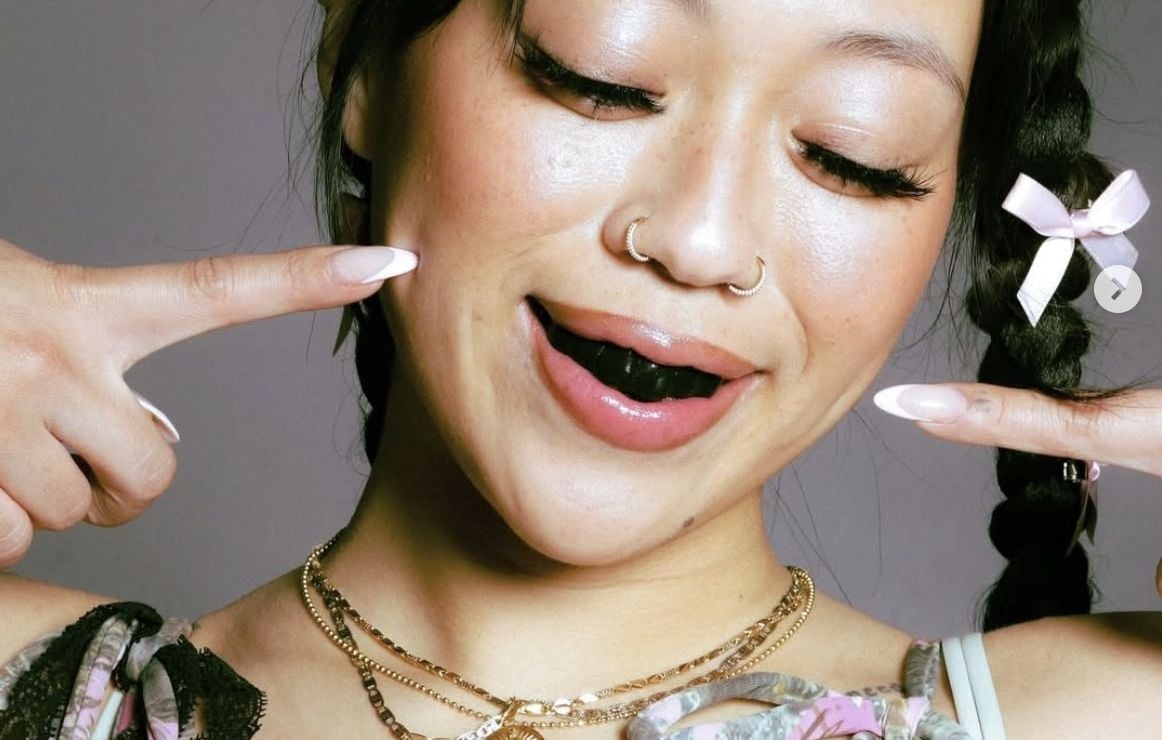 Les dents noires, entre tradition asiatique et mode urbaine