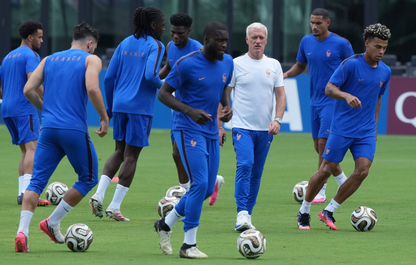 6a5ac172c2ad0.jpg Mondial 2026 : adieux de Deschamps, Trump accuse le Canada