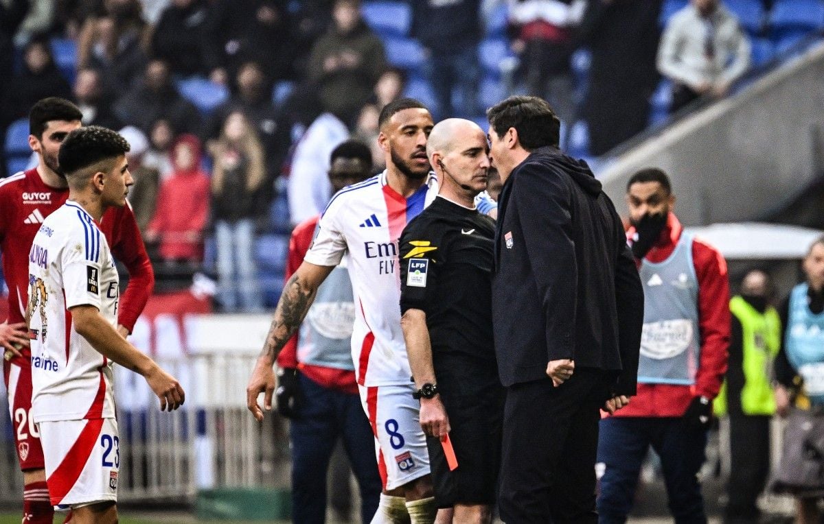 Comportement choquant de Paulo Fonseca face à l’arbitre