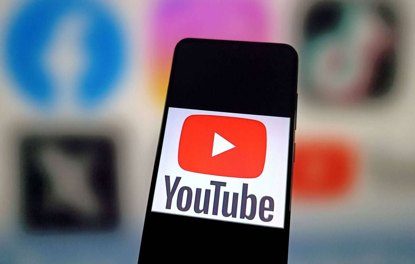 YouTube traque les vidéos IA : ce qui va changer