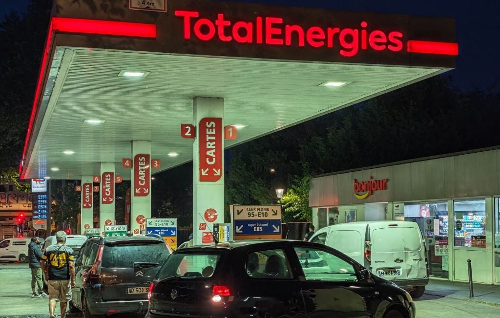 Carburants : TotalEnergies relance le plafond à 1,99€