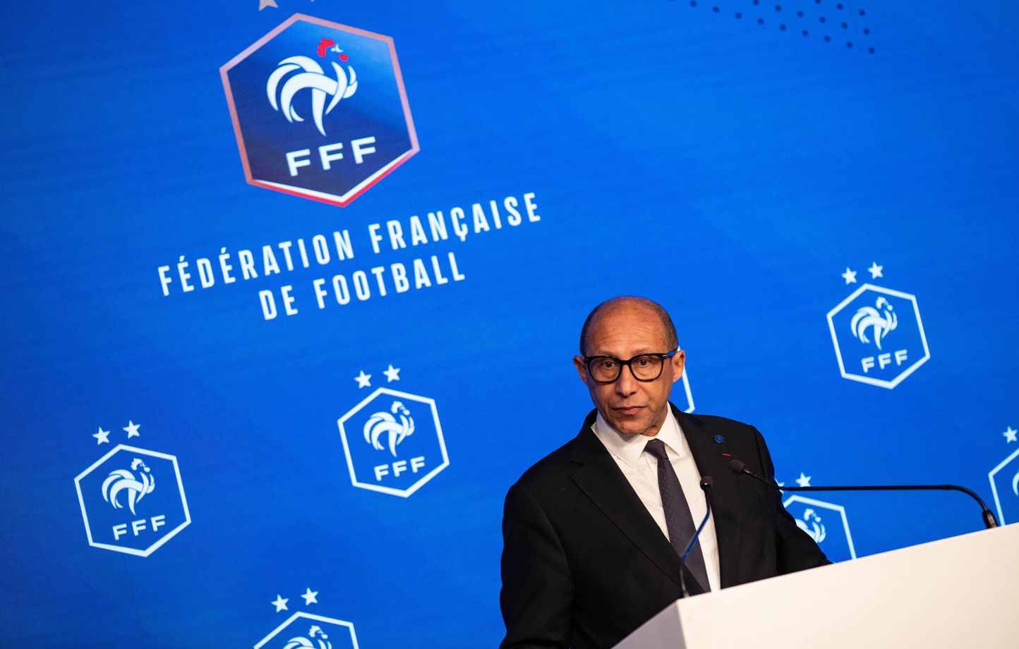 Réforme du football français : Nouveaux enjeux et stratégies