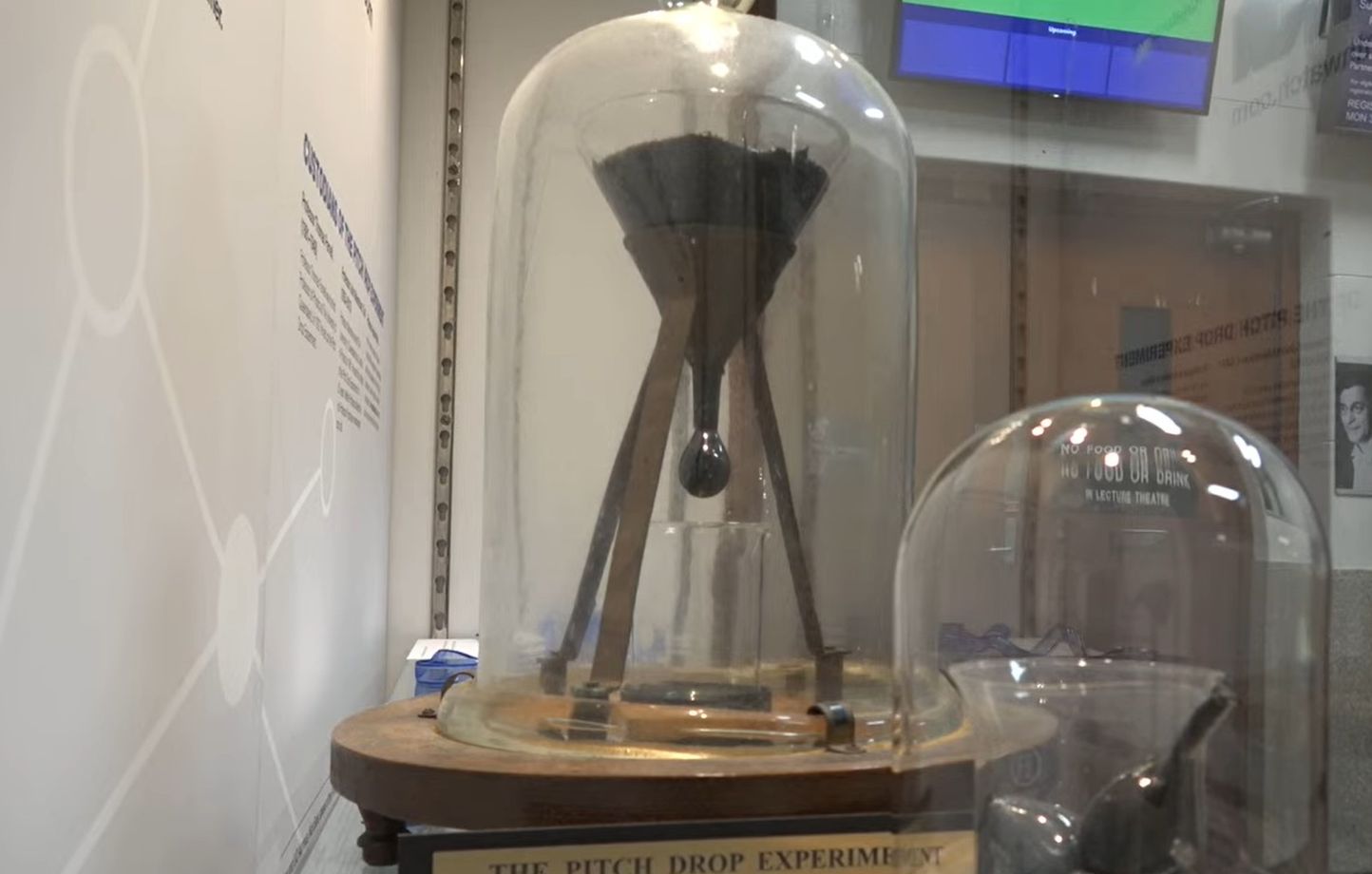 La plus vieille expérience du monde attend sa 10e goutte