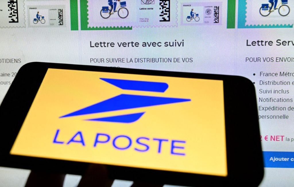 Timbres et colis : les tarifs de La Poste flambent en 2027