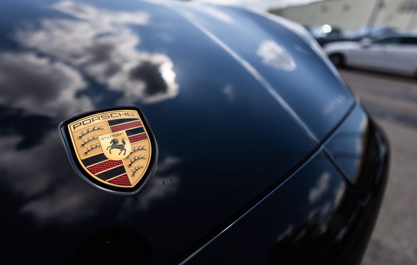 Porsche en crise : 5 000 emplois supprimés d’ici 2035