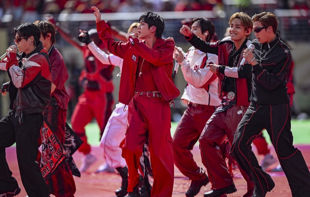 Boycott de BTS : le patron des Grammy sort du silence