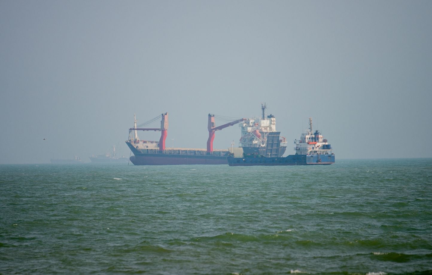 Iran : deux pétroliers frappés dans le détroit d’Ormuz