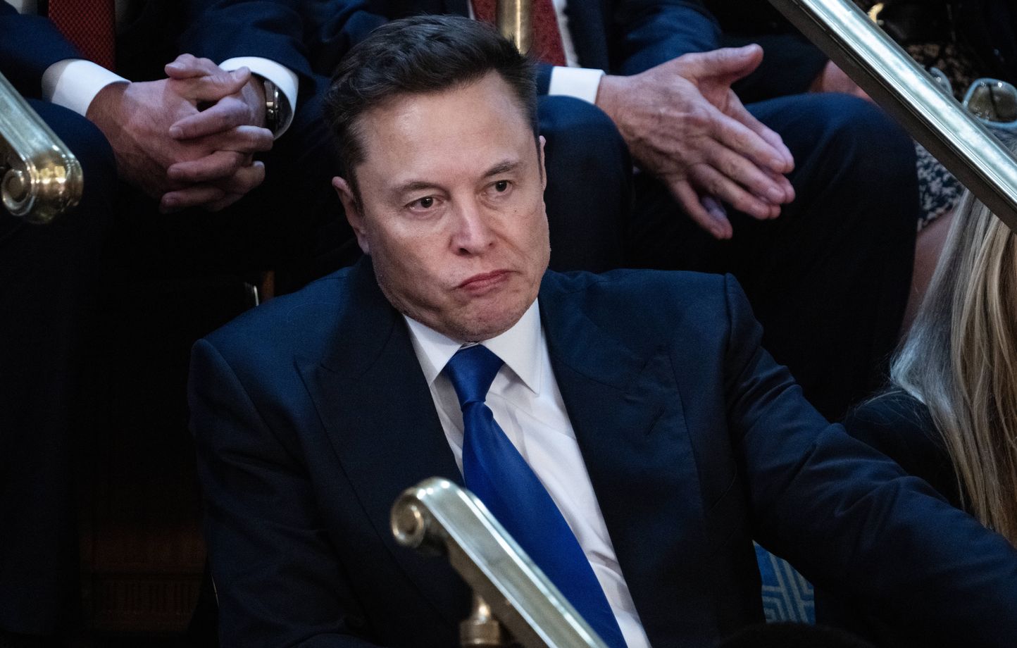 Musk traite un sénateur pro-Ukraine de traître