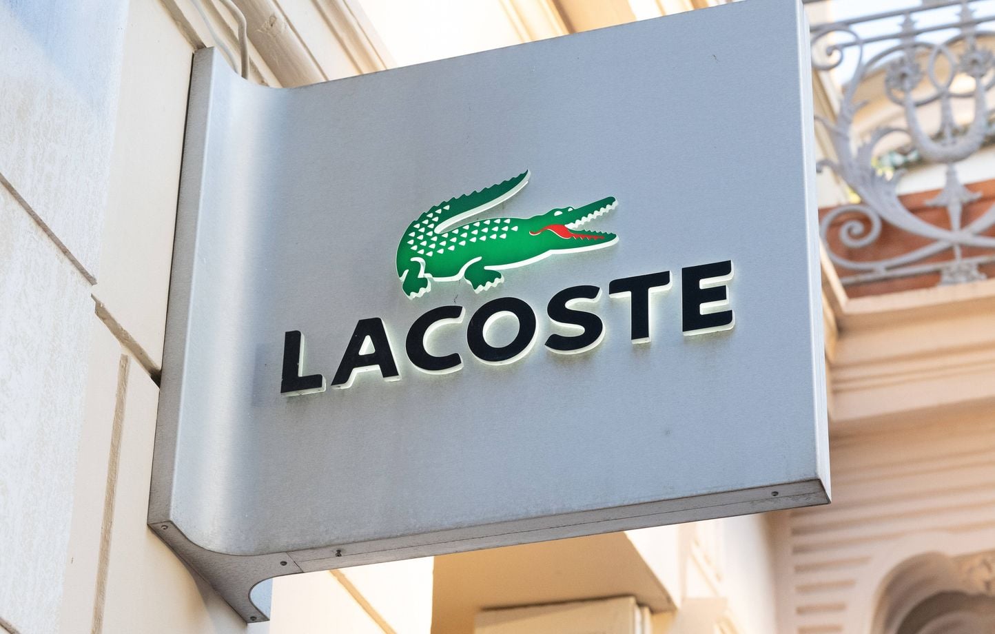 Lacoste rattrapé par le fisc : 9,9 millions à payer