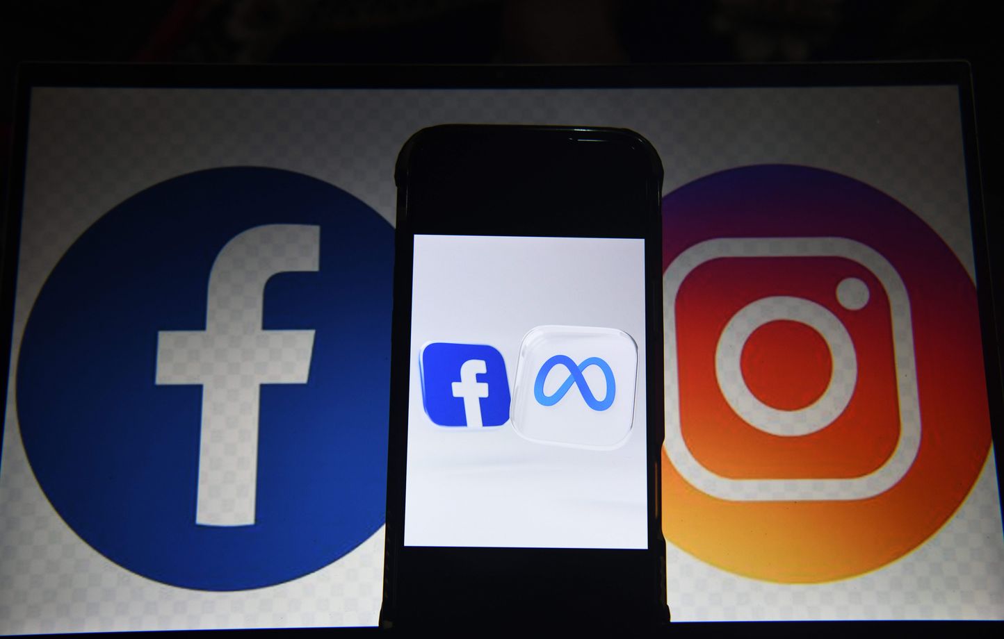 Meta écope d’une amende record pour les mineurs