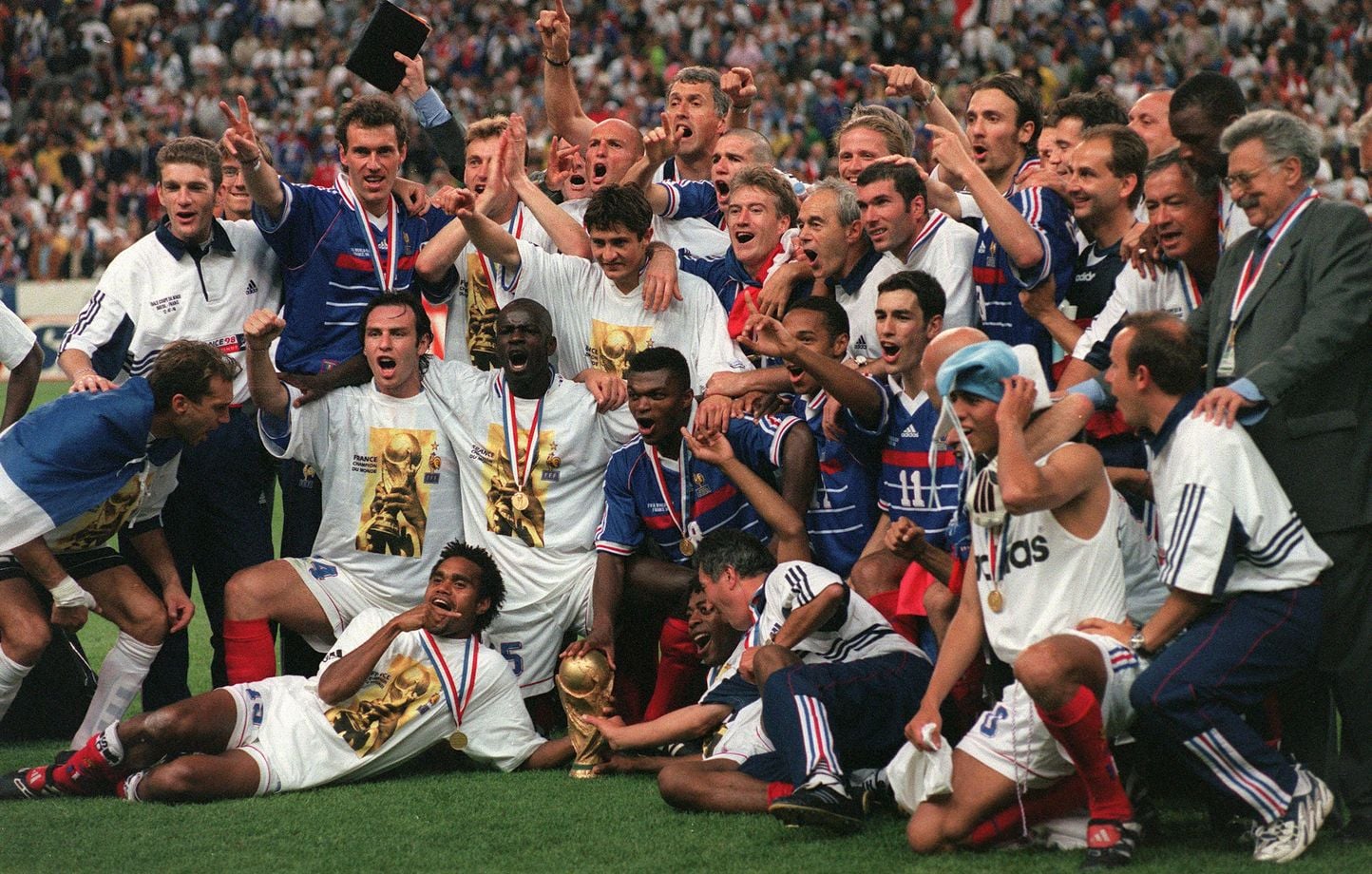 Bleus 1998 : Buffet avoue l’arrêt des contrôles antidopage