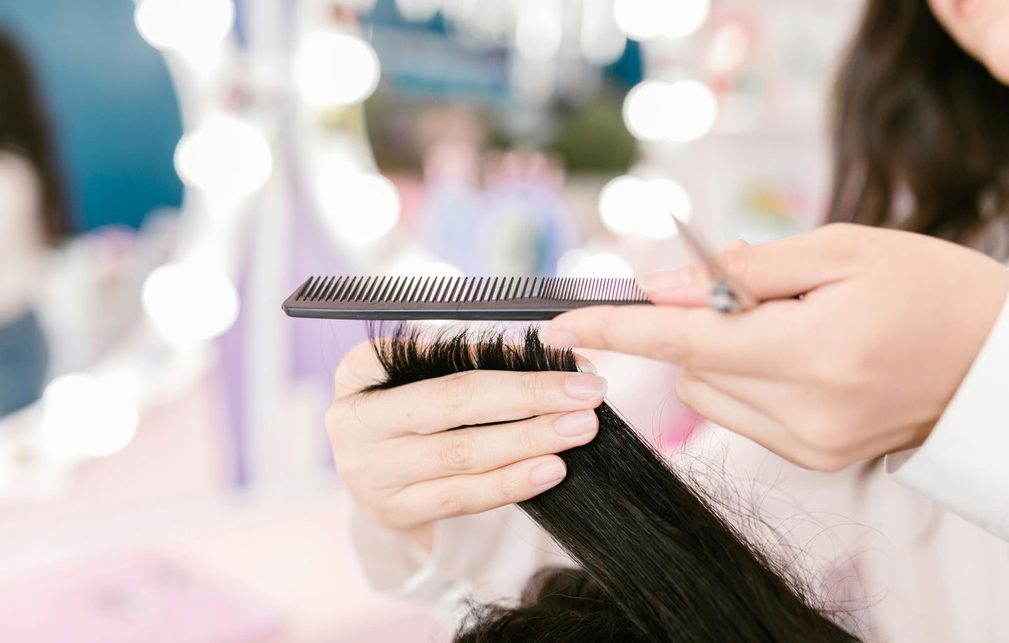 À 108 ans, une Japonaise bat le record de coiffeuse la plus âgée