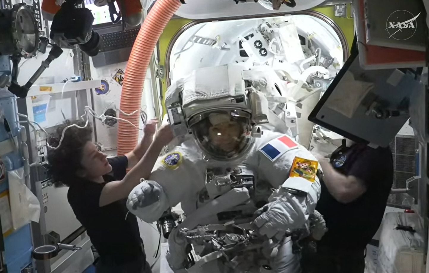 6a84c71bad211.jpg Sophie Adenot, première Française en sortie spatiale
