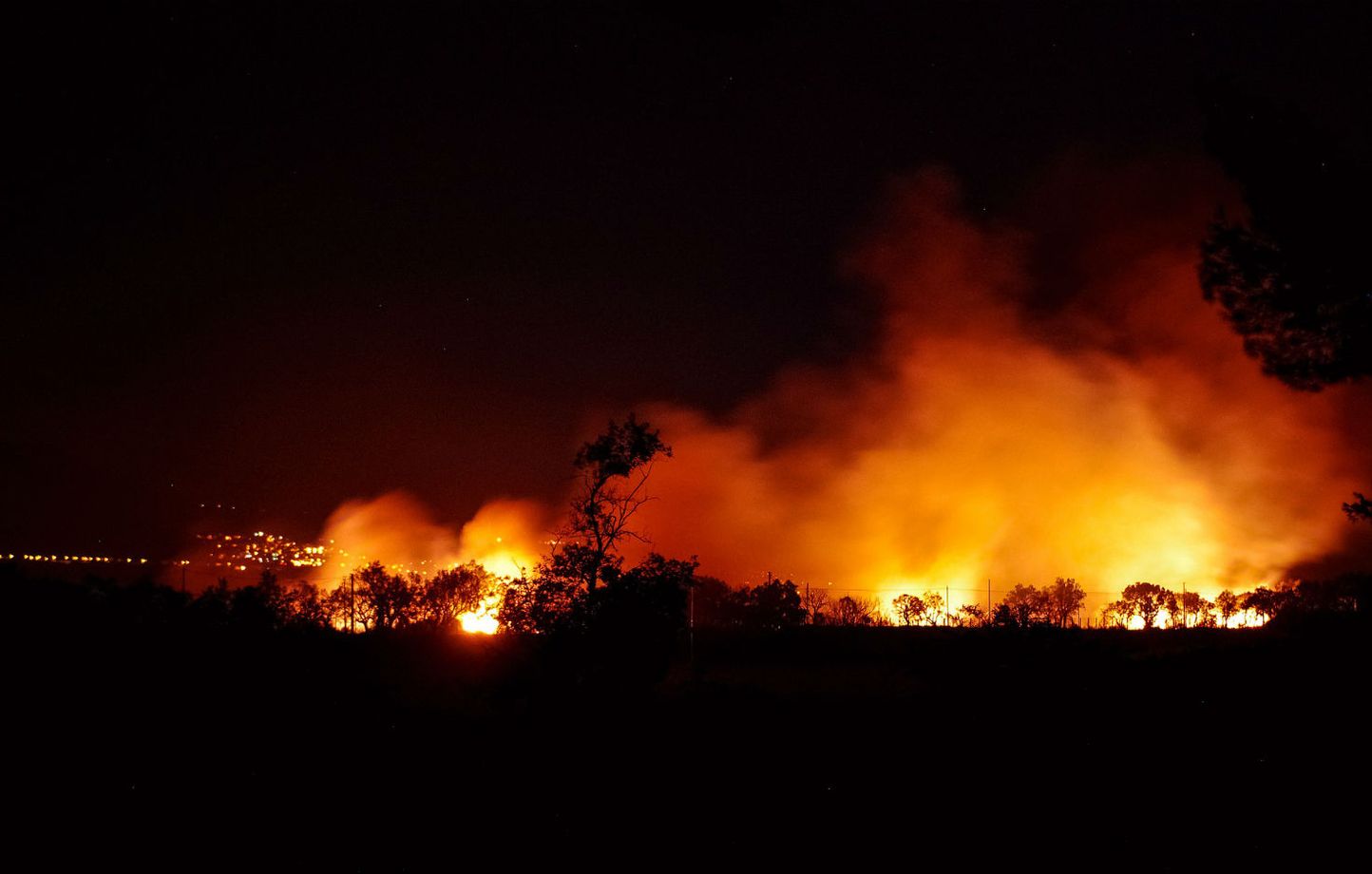 Un père sacrifie sa vie pour sauver son fils d’un incendie