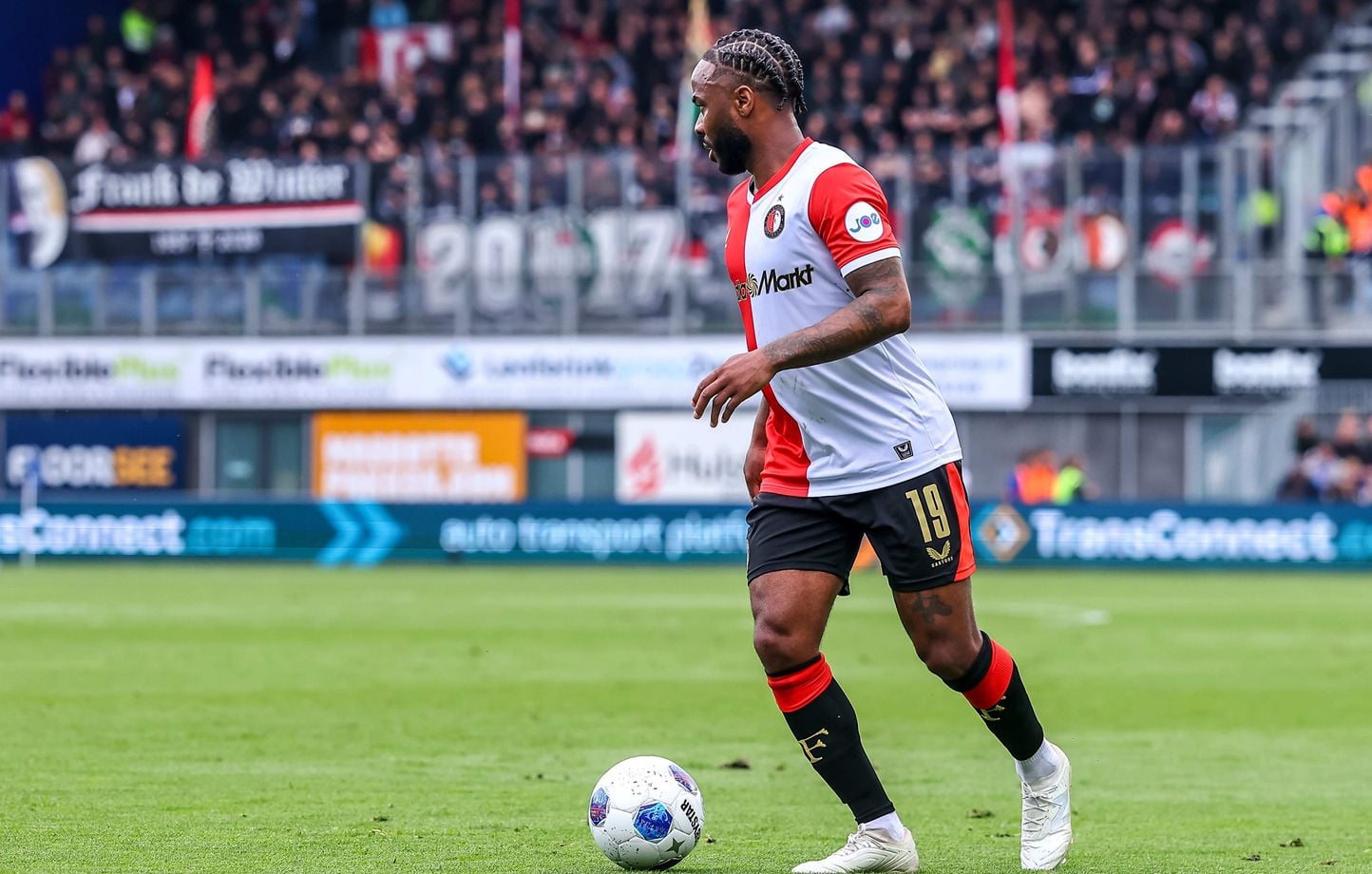 Raheem Sterling jugé : gaz hilarant, Lamborghini et accident