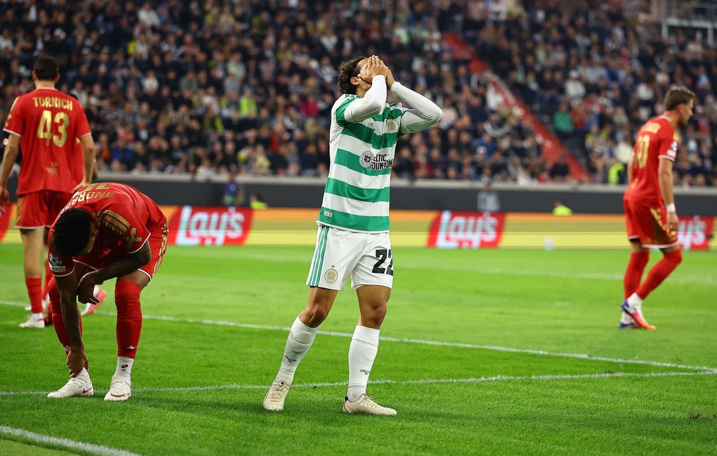 6a8ef2b26a0f6.jpg C1 : le Celtic éliminé malgré quatre buts d’avance