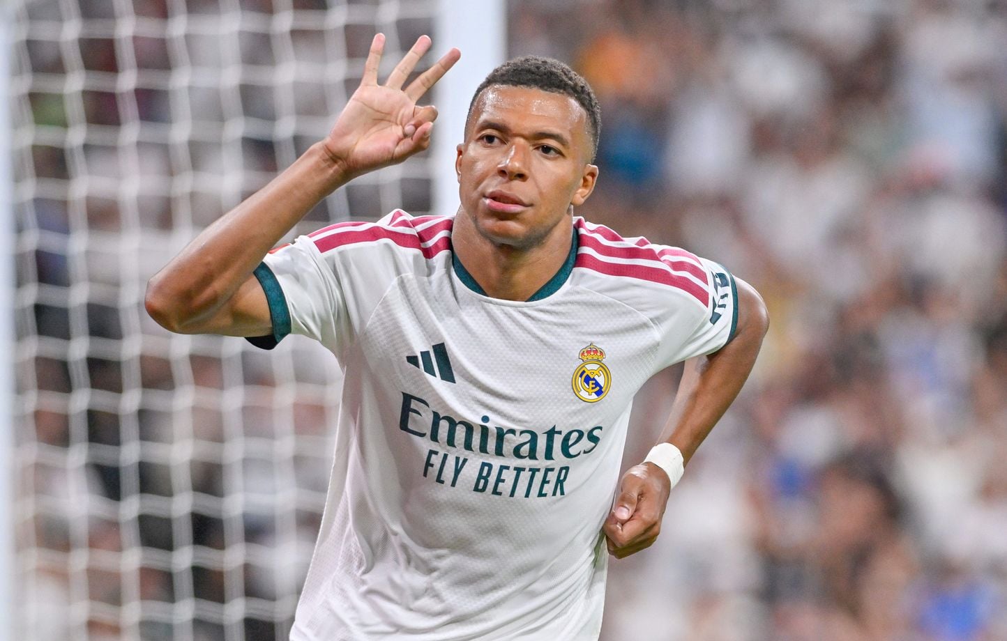 Real Madrid : Mbappé signe un triplé pour Mourinho