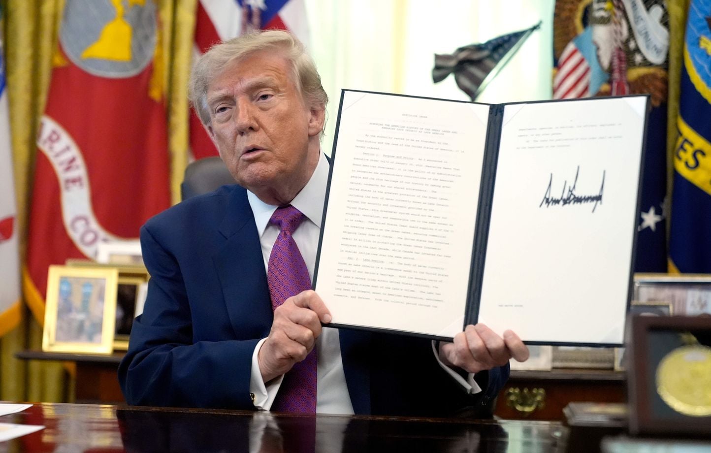 Trump rebaptise le lac Ontario : colère au Canada