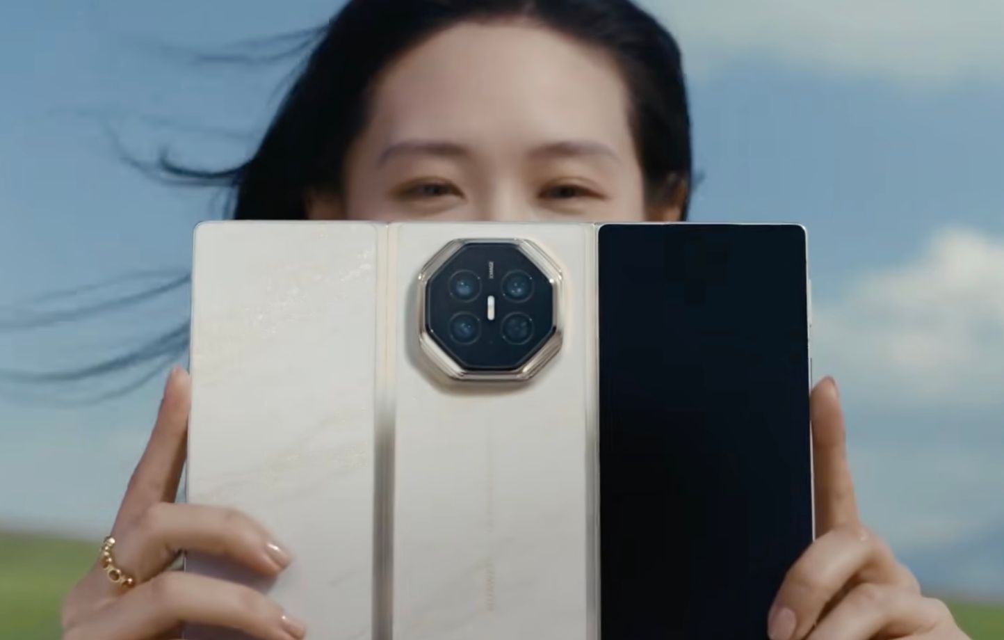 Huawei Mate XT 2 : le smartphone pliable qui défie Apple