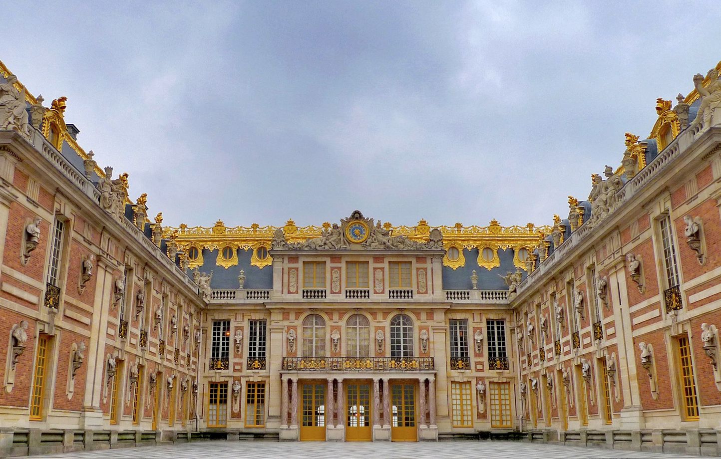 Versailles : Dialogue inédit avec les statues grâce à l’IA