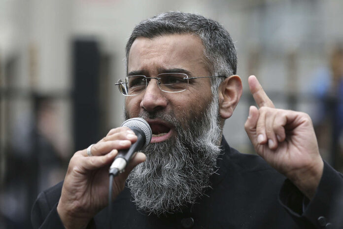 Royaume-Uni : le prédicateur radical Anjem Choudary condamné à la prison à perpétuité