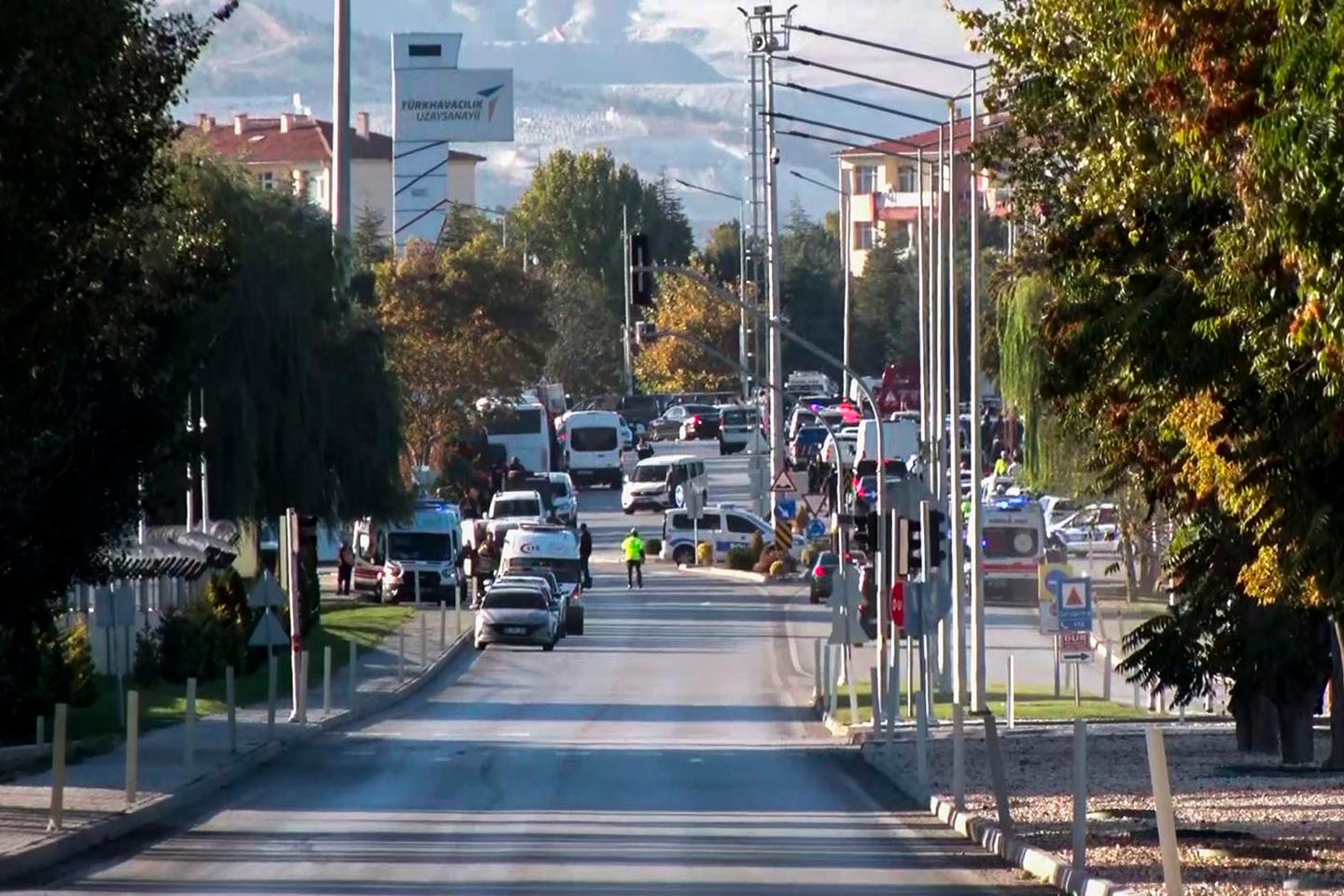 En Turquie, plusieurs morts et blessés dans une explosion à Ankara ; le gouvernement dénonce une « attaque terroriste »