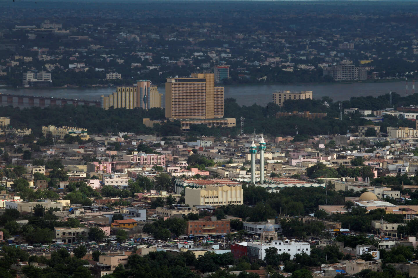 Tirs et explosions à Bamako, la capitale du Mali