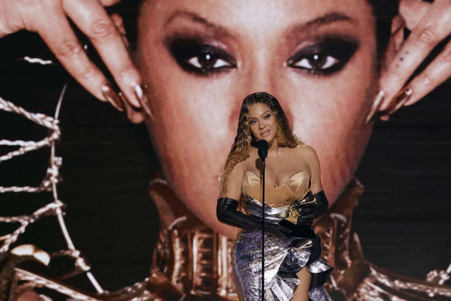 65e Grammy Awards : Beyoncé devient l’artiste la plus couronnée de l’histoire des récompenses de la musique américaine