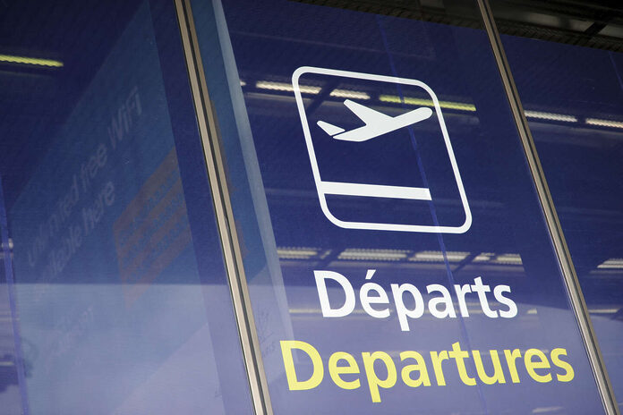 Les salariés d’Air France en grève contre leur départ de l’aéroport d’Orly