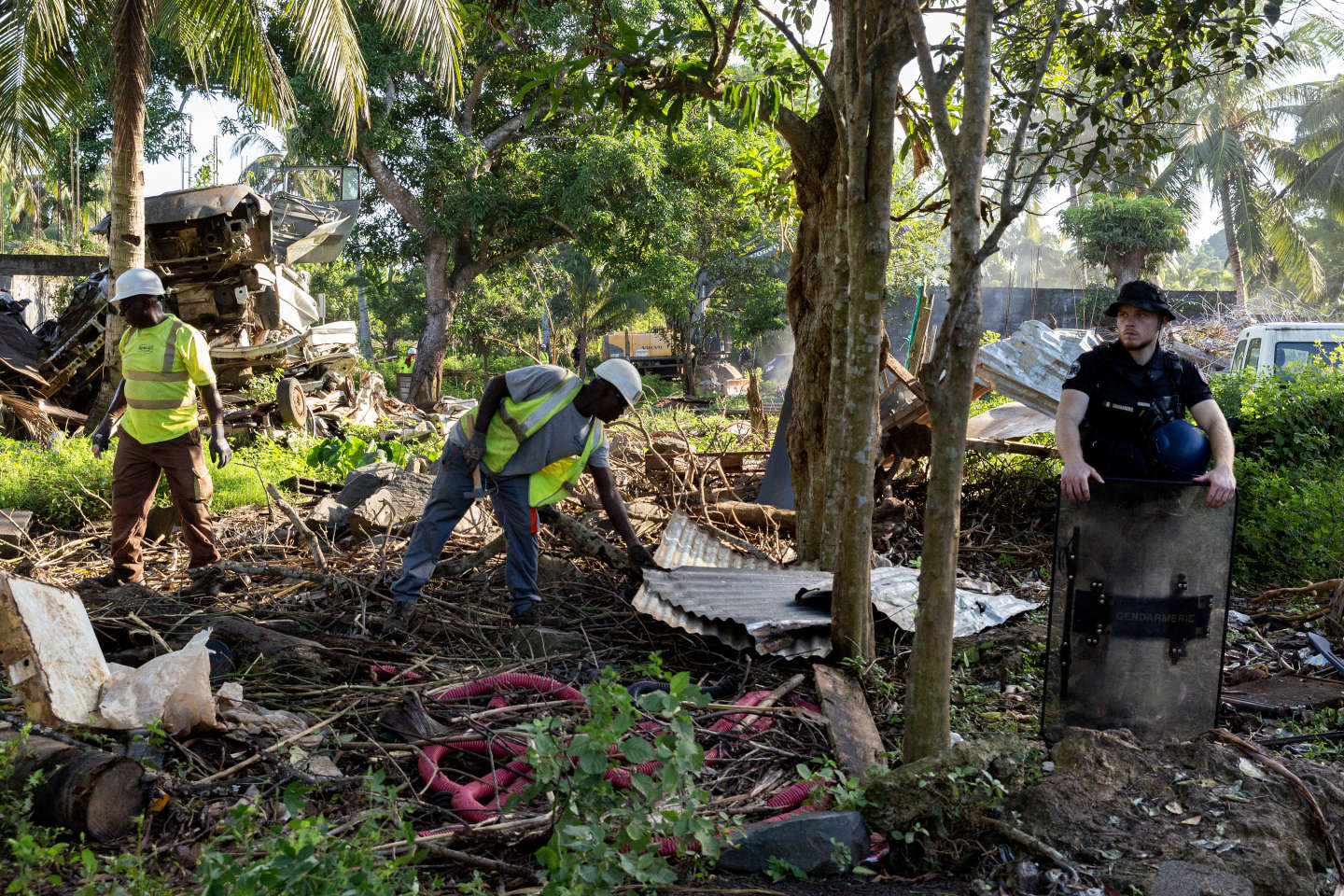 A Mayotte, la colère des habitants et des élus pro-« Wuambushu »