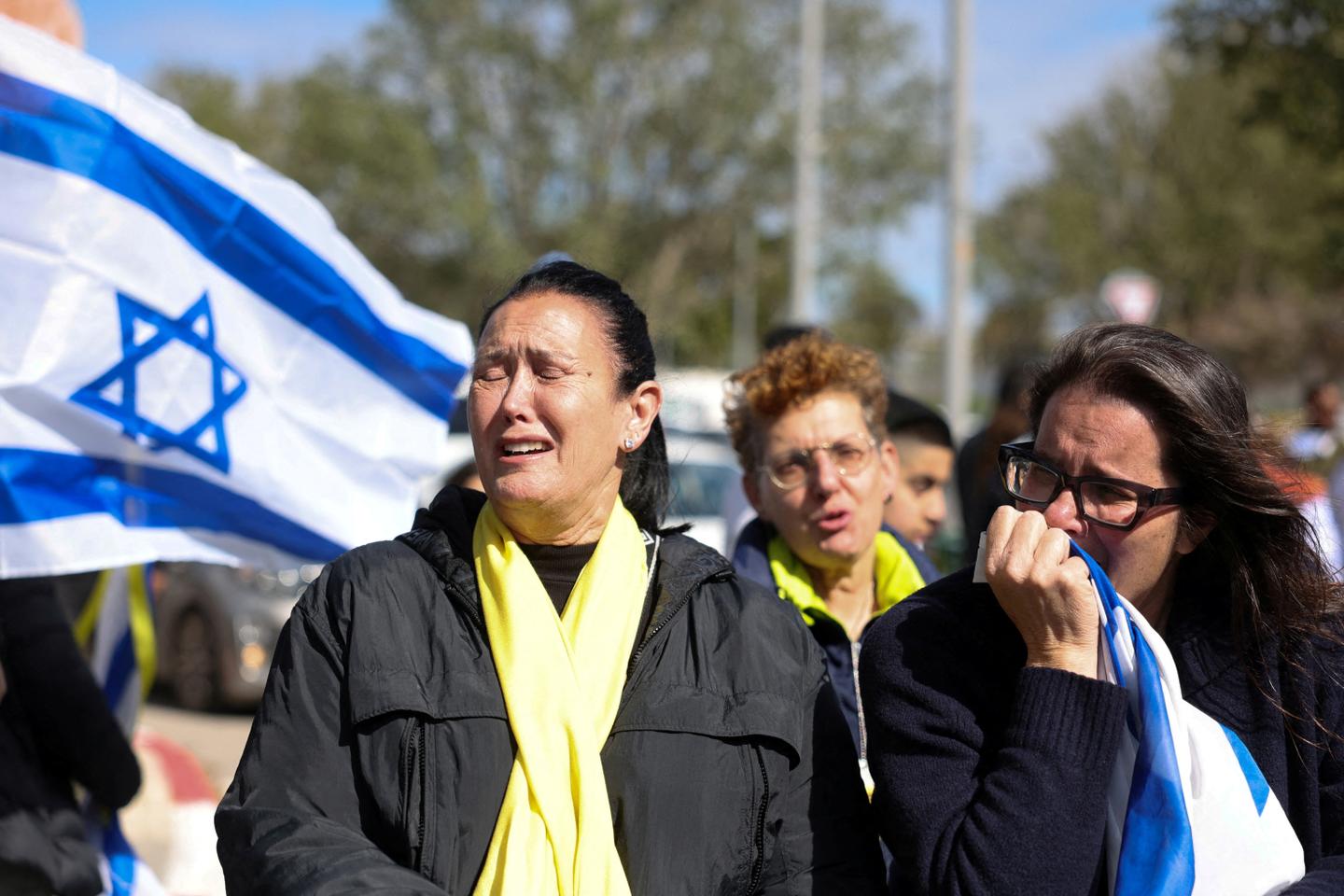 Israël sous le choc après la remise des corps des deux enfant Bibas, et l’absence de leur mère Shiri