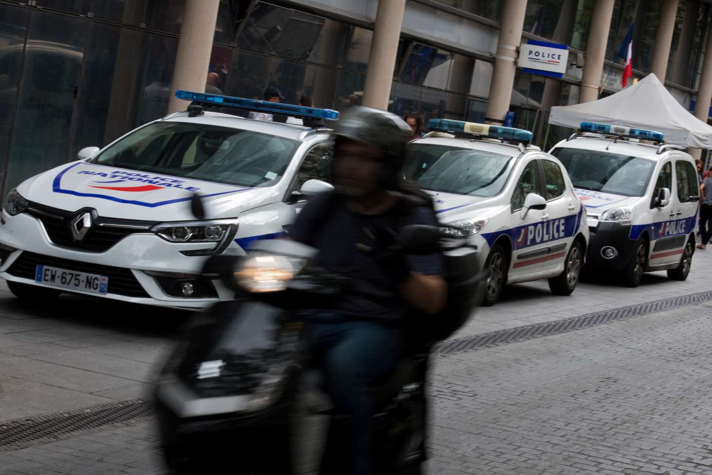 Un ancien policier condamné pour avoir volé des vendeurs à la sauvette