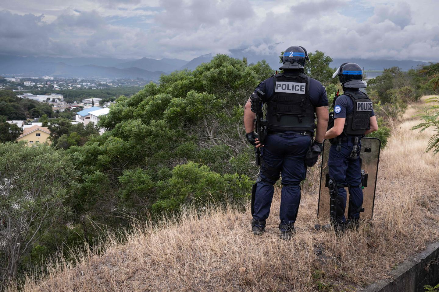 Nouvelle-Calédonie : le couvre-feu allégé du fait de l’« amélioration progressive des conditions de sécurité »