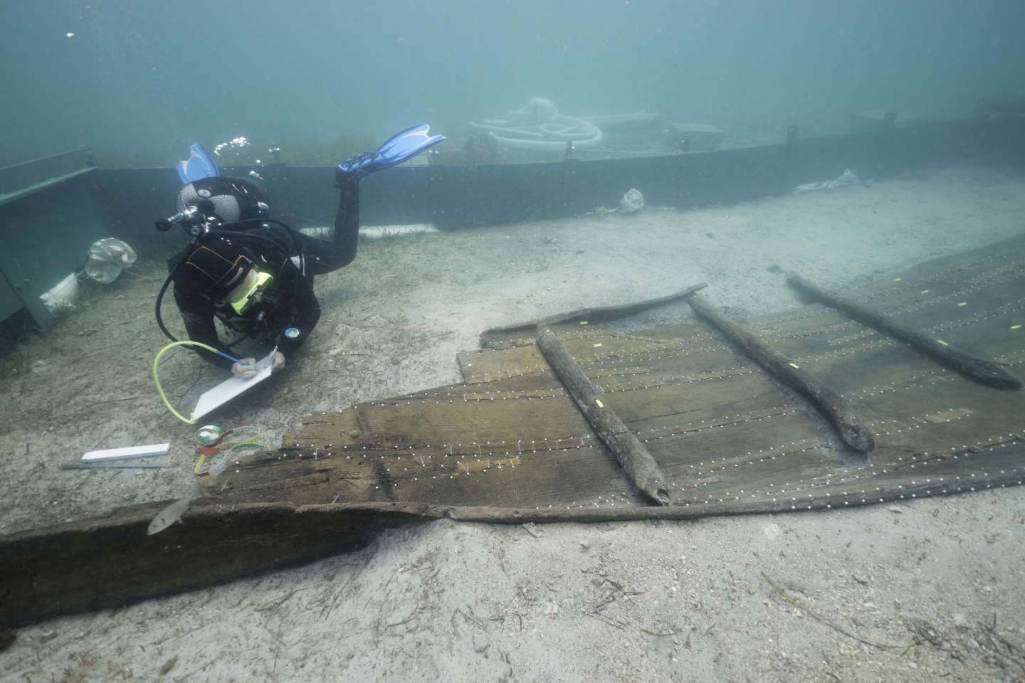 Un bateau cousu main vieux de 3 000 ans découvert près d’une plage de Croatie
