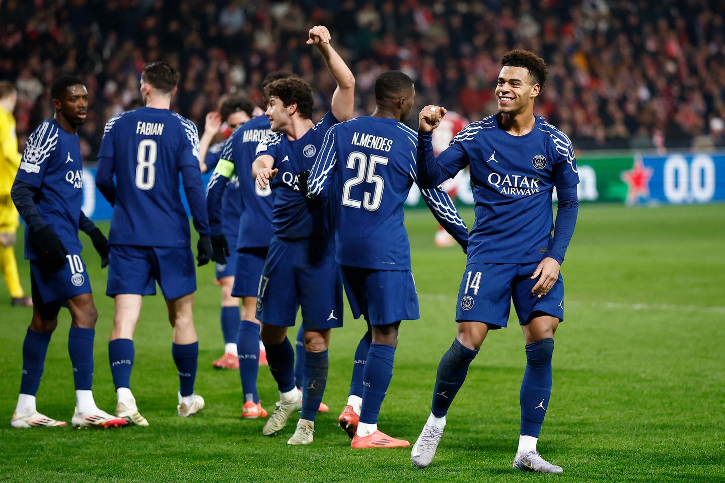 Ligue des champions : le résumé de la large victoire du PSG contre Brest en barrage aller