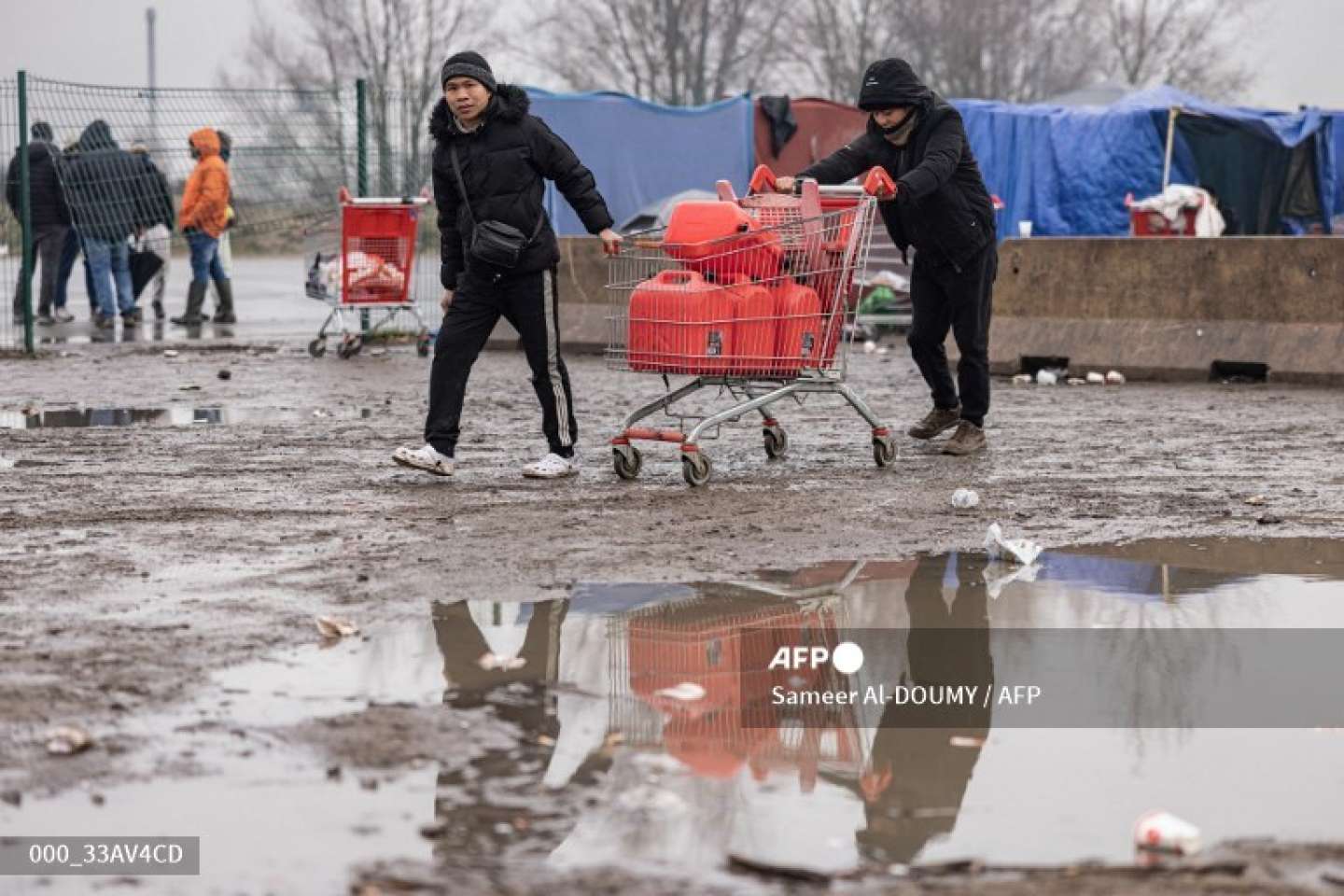 Evacuation près de Dunkerque d’un camp de migrants