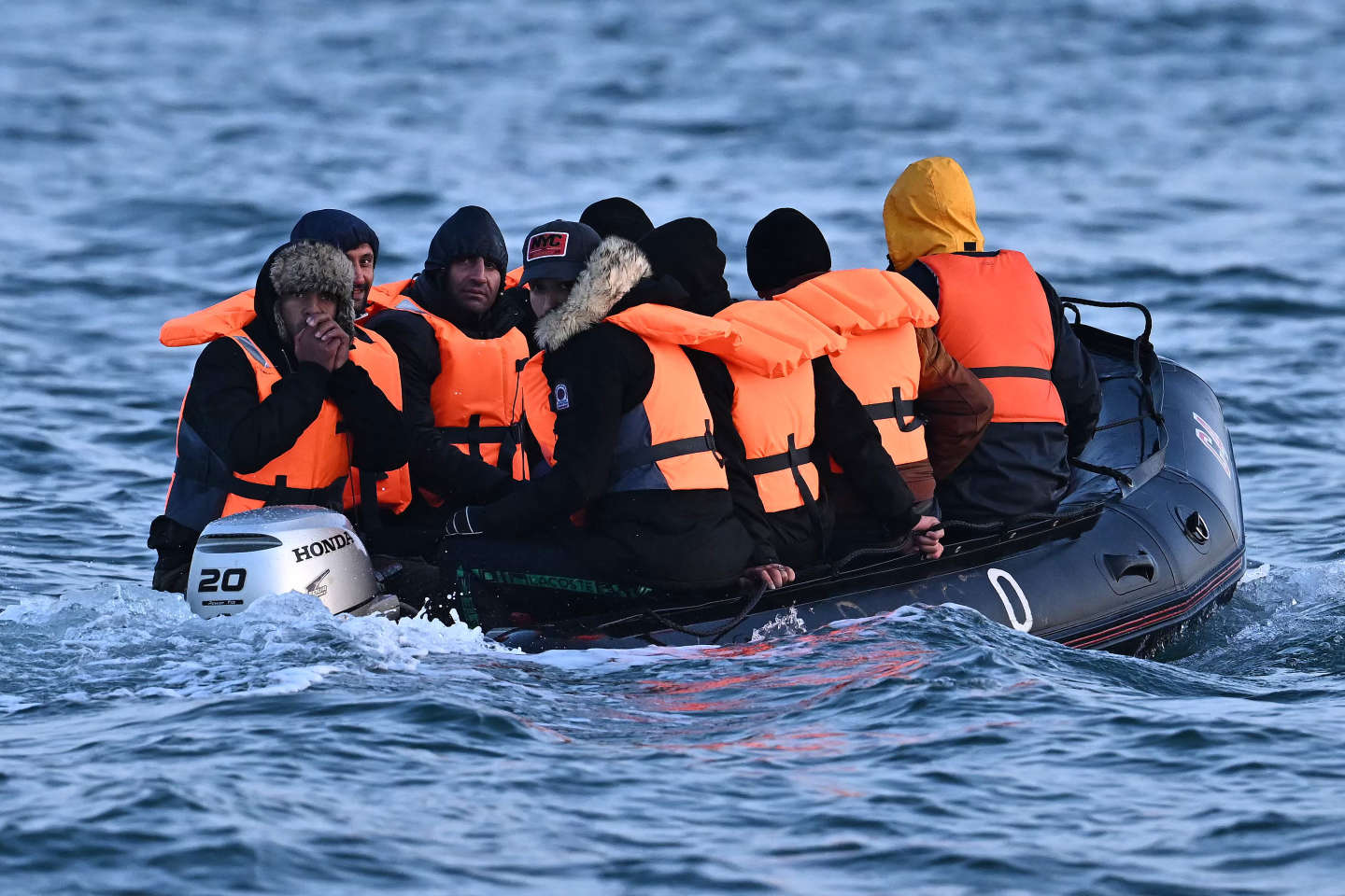 Naufrage de migrants dans la Manche en 2021 : cinq militaires mis en examen pour non-assistance à personne en danger