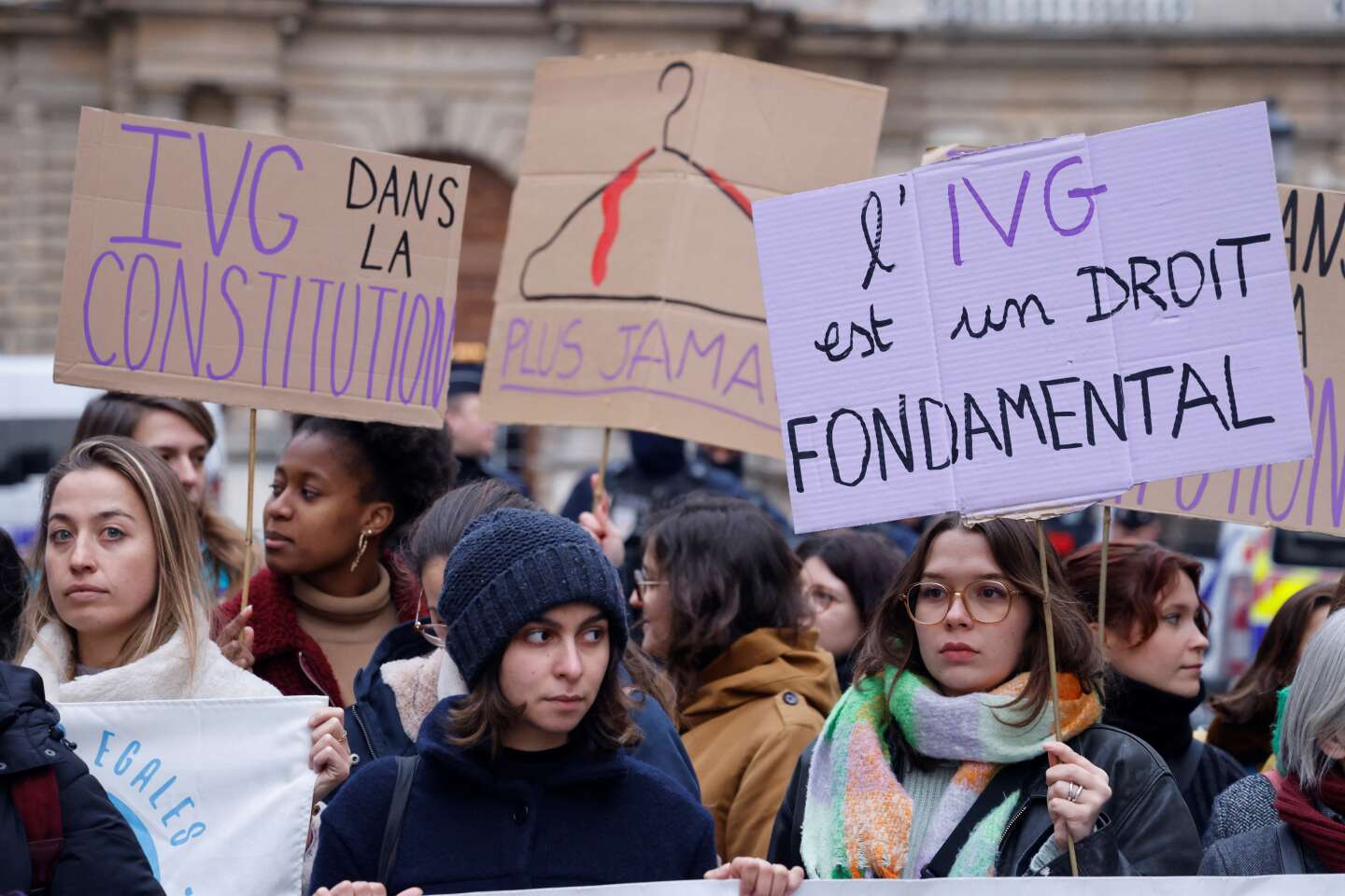 Le droit à l’avortement est-il menacé en France ? Comprendre en trois minutes