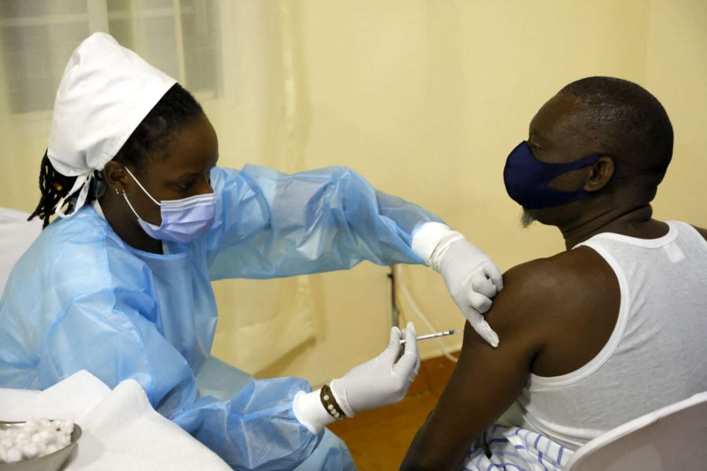 Au Rwanda, des laboratoires mobiles de vaccins à ARN messager déployés par BioNTech