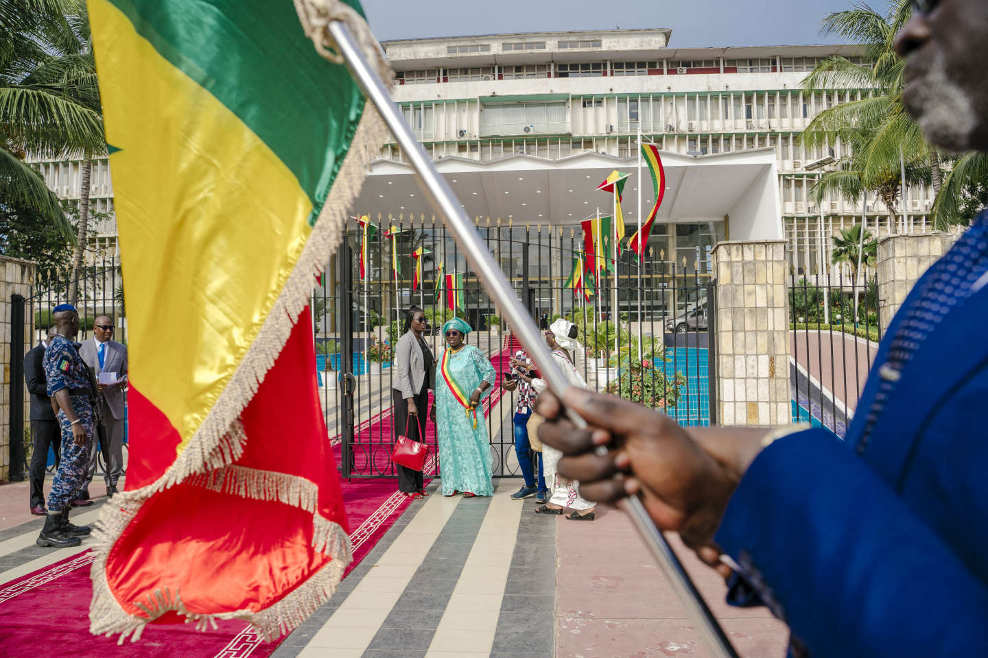 Au Sénégal, une modification du code électoral ouvre les portes de la présidentielle à Karim Wade et Khalifa Sall