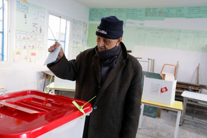 En Tunisie, le nouveau scrutin local laisse les électeurs indifférents