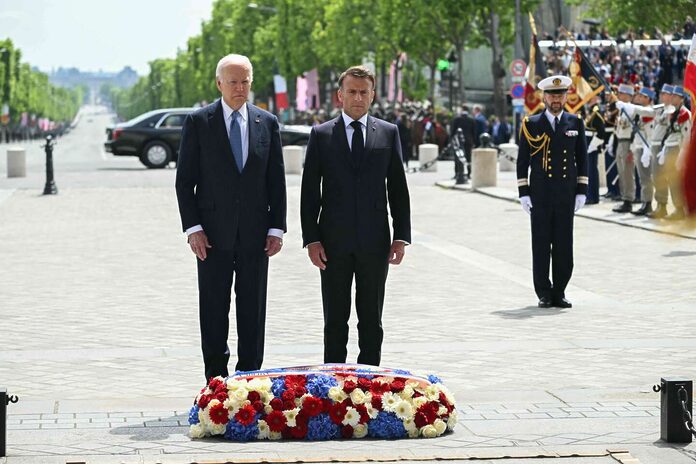 A Paris, Emmanuel Macron accueille Joe Biden à l’Arc de triomphe pour sa visite d’Etat