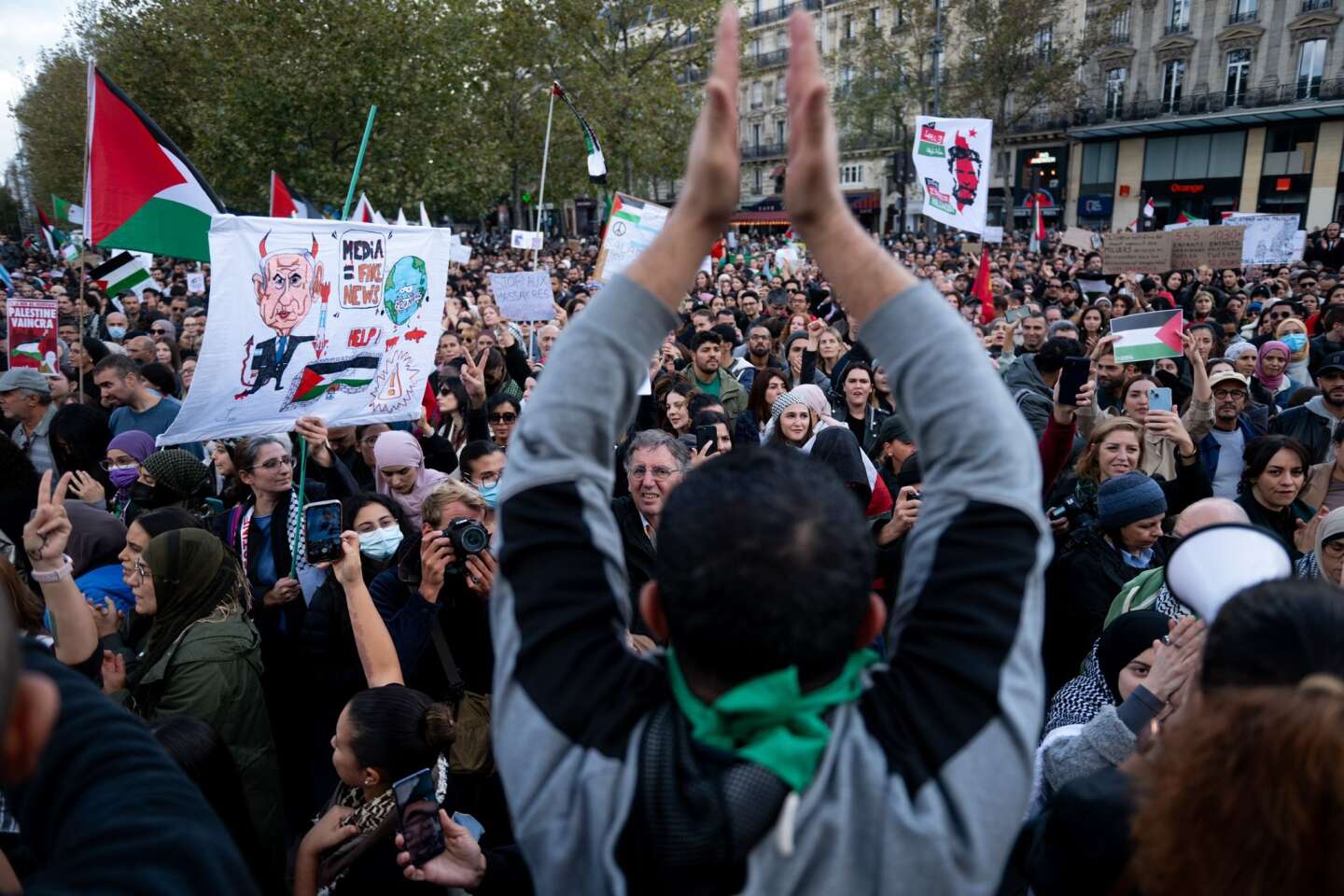 A Paris, une foule propalestinienne se rassemble « pour la paix »