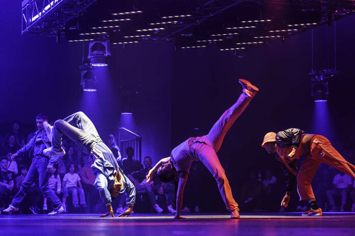 Au Théâtre du Châtelet, immersion dans cinquante ans de culture hip-hop